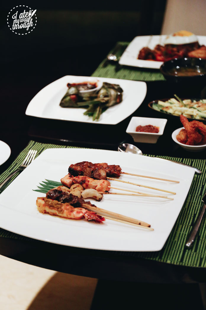 Sate campur - mixed charcoal grilled satay skewers