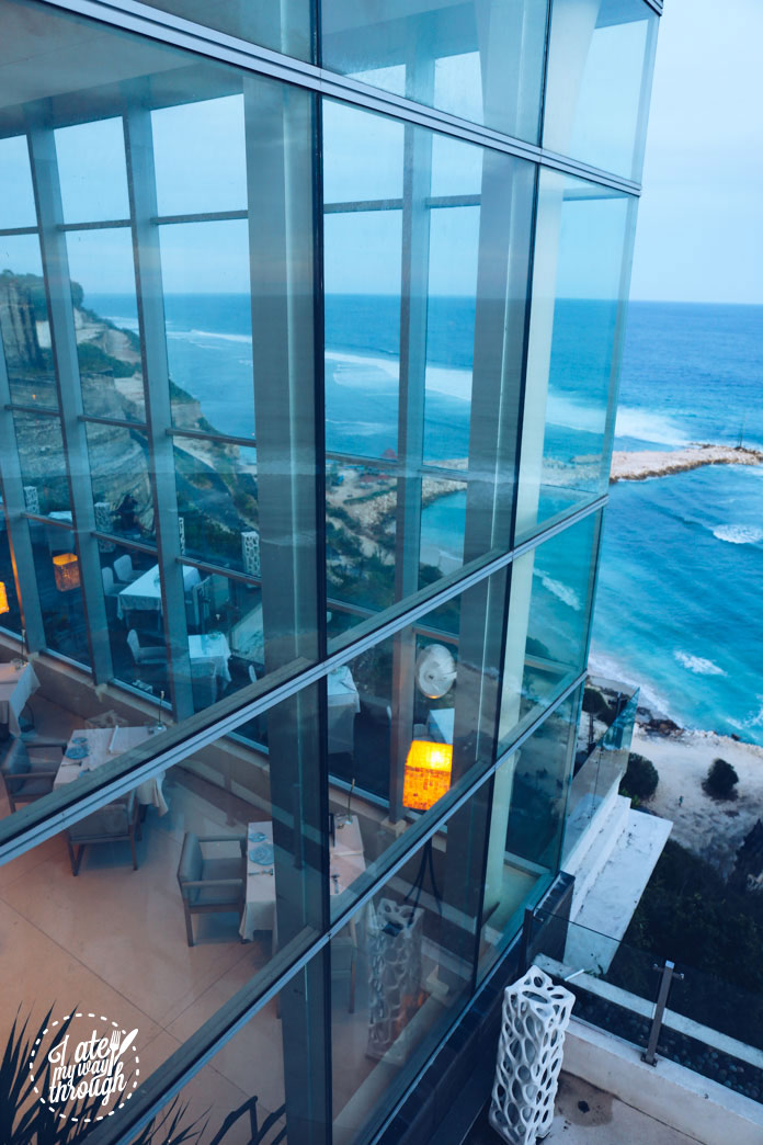 Cliff-side dining at Ju-Ma-Na