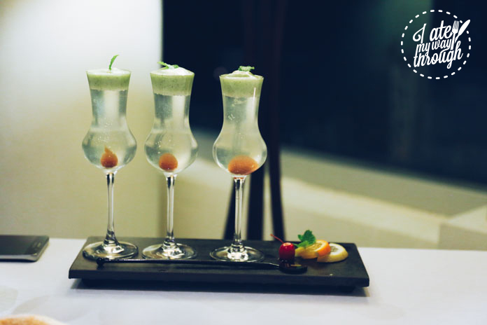 Signature molecular creation: Mojito pearl served with mint foam (Rp 190,000)
