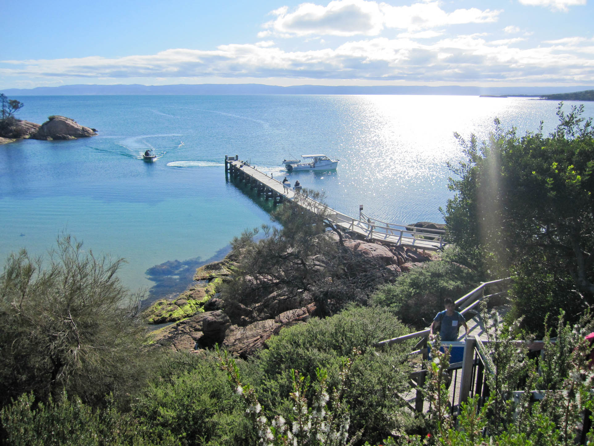 Wineglass to Wine Glass experience - Freycinet National Park, East Coast Tasmania - Freycinet lodge wharf